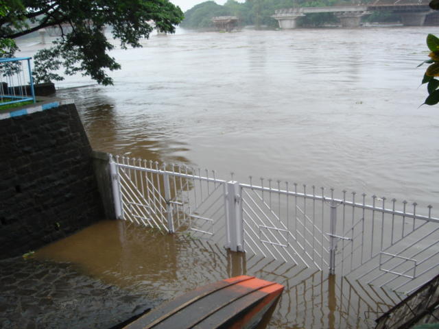 Boat Club - Rising Water Level